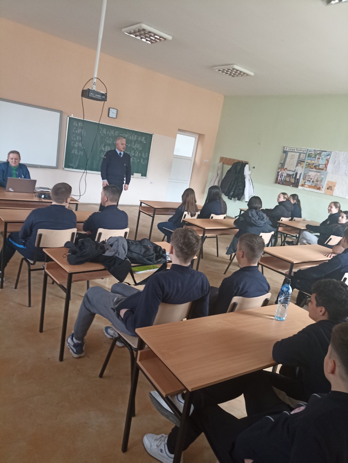 РЕАЛИЗИРАНА РАБОТИЛНИЦА НА ТЕМА„САЈБЕР НАСИЛСТВО, ВРСНИЧКО НАСИЛСТВО И ЈАВЕН РЕД И МИР“